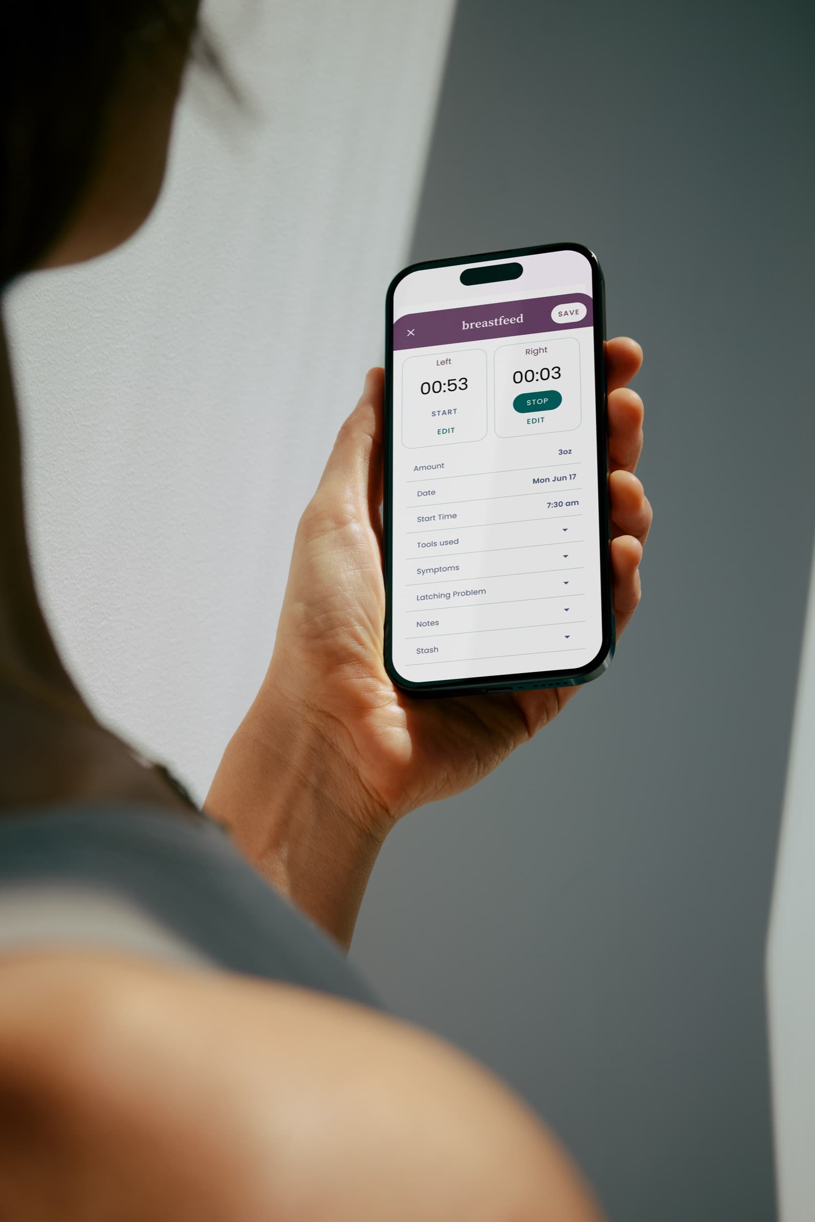 Lilu — breastfeed timer screen, in hand